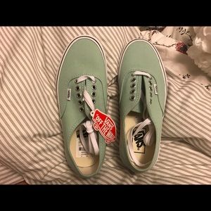 Brand new women’s vans